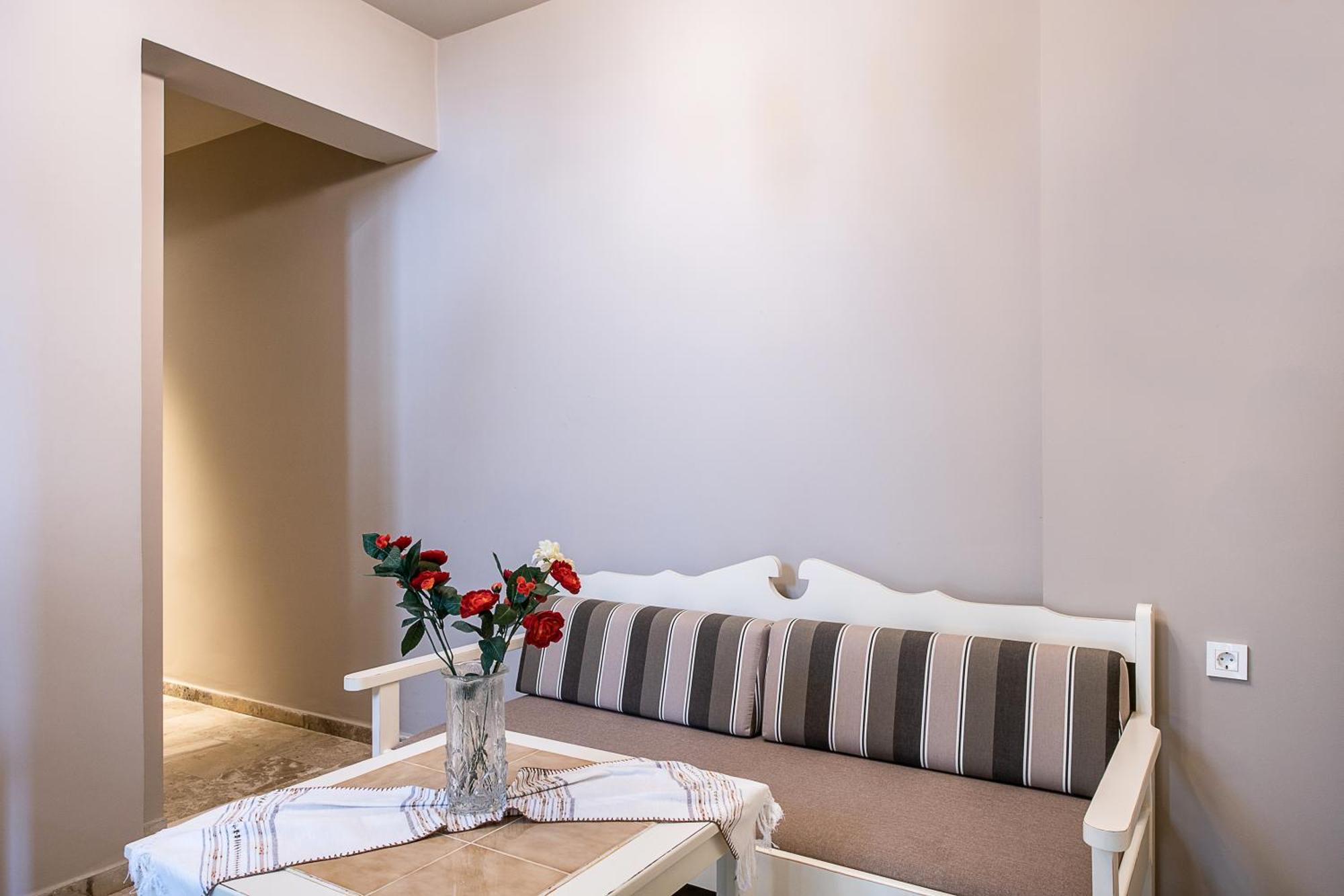 Lia Beachfront Apartments Stalós Zewnętrze zdjęcie