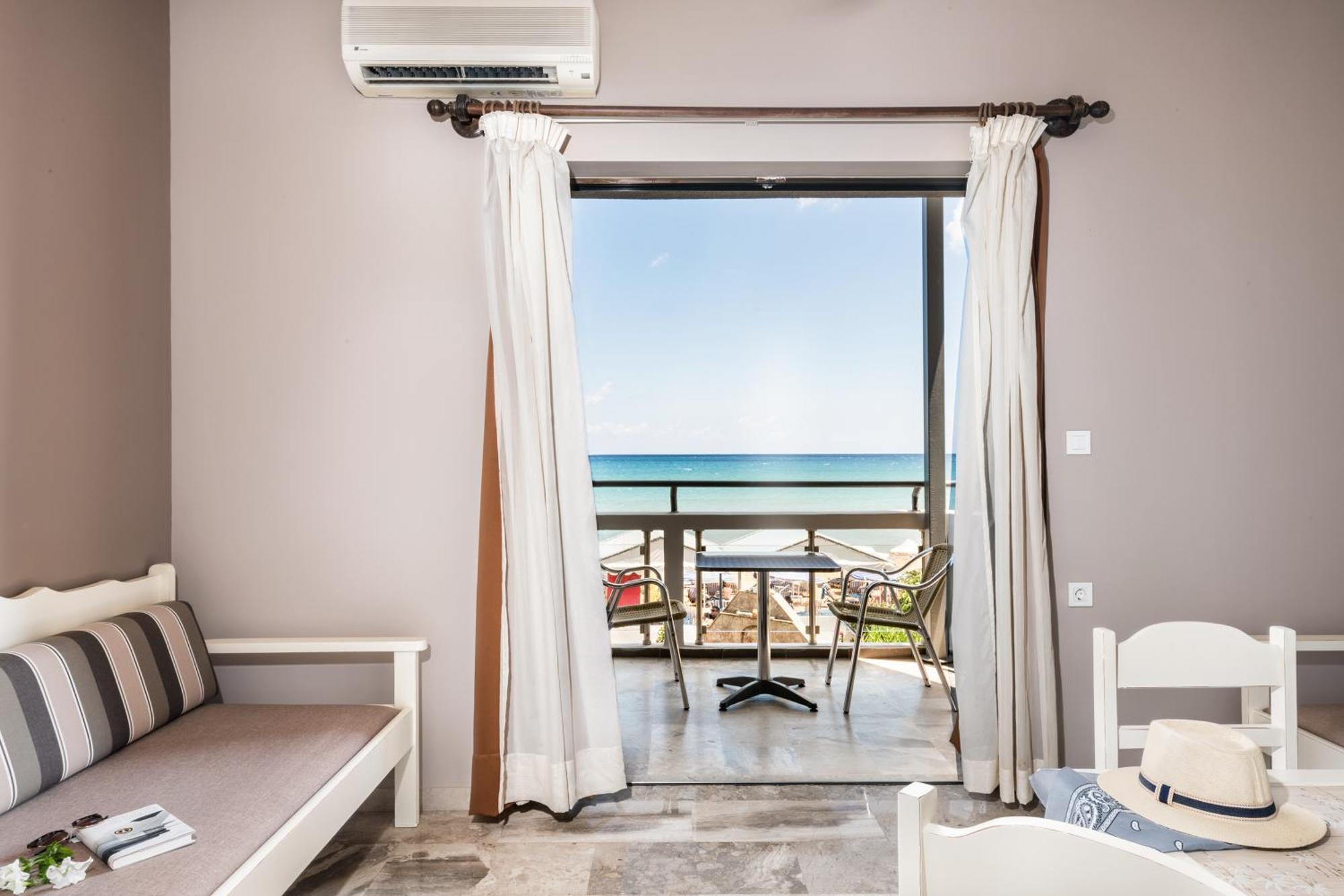 Lia Beachfront Apartments Stalós Zewnętrze zdjęcie