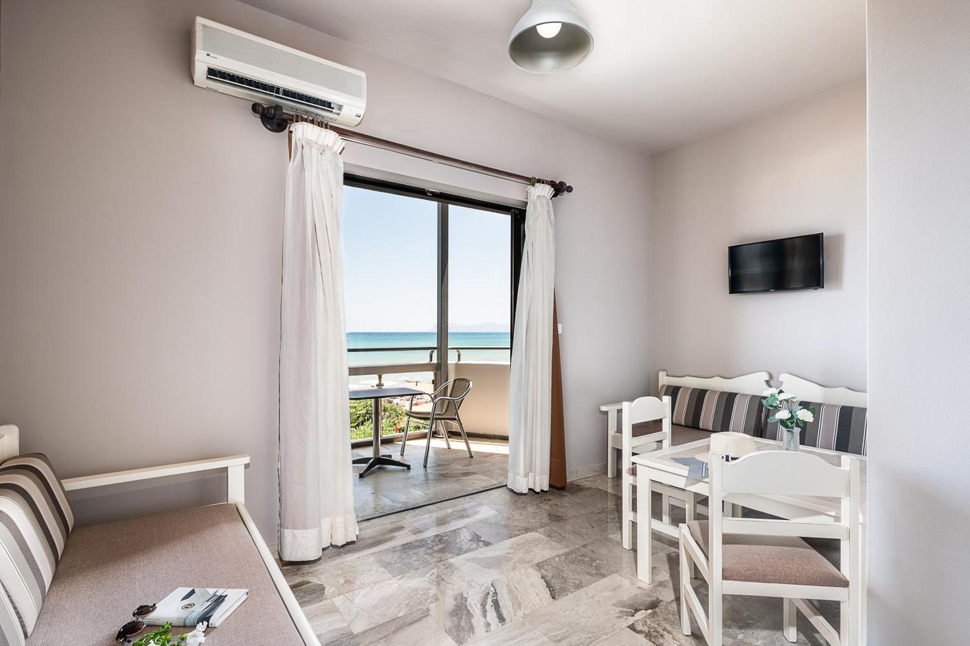 Lia Beachfront Apartments Stalós Zewnętrze zdjęcie