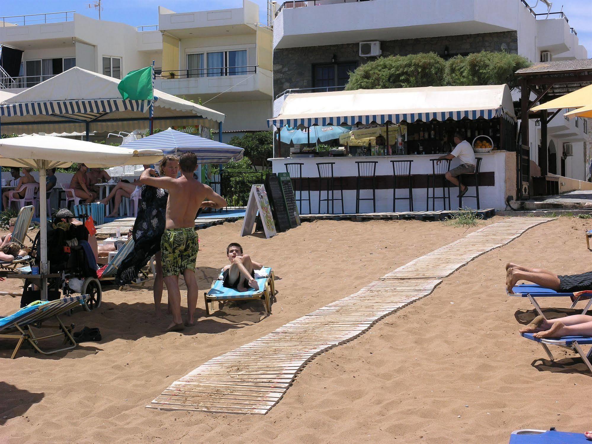 Lia Beachfront Apartments Stalós Zewnętrze zdjęcie